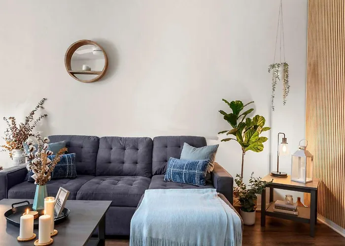 Stylish & Renovated Modern Farmhouse Boutique Apt