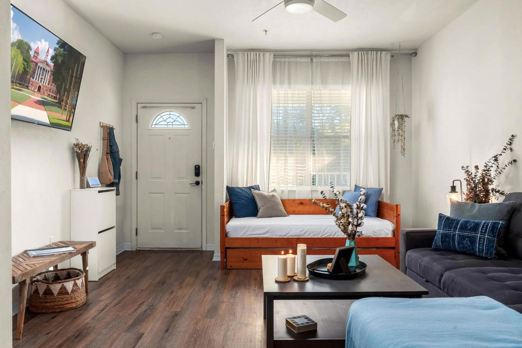 Stylish & Renovated Modern Boutique Hébergement de vacances Gainesville