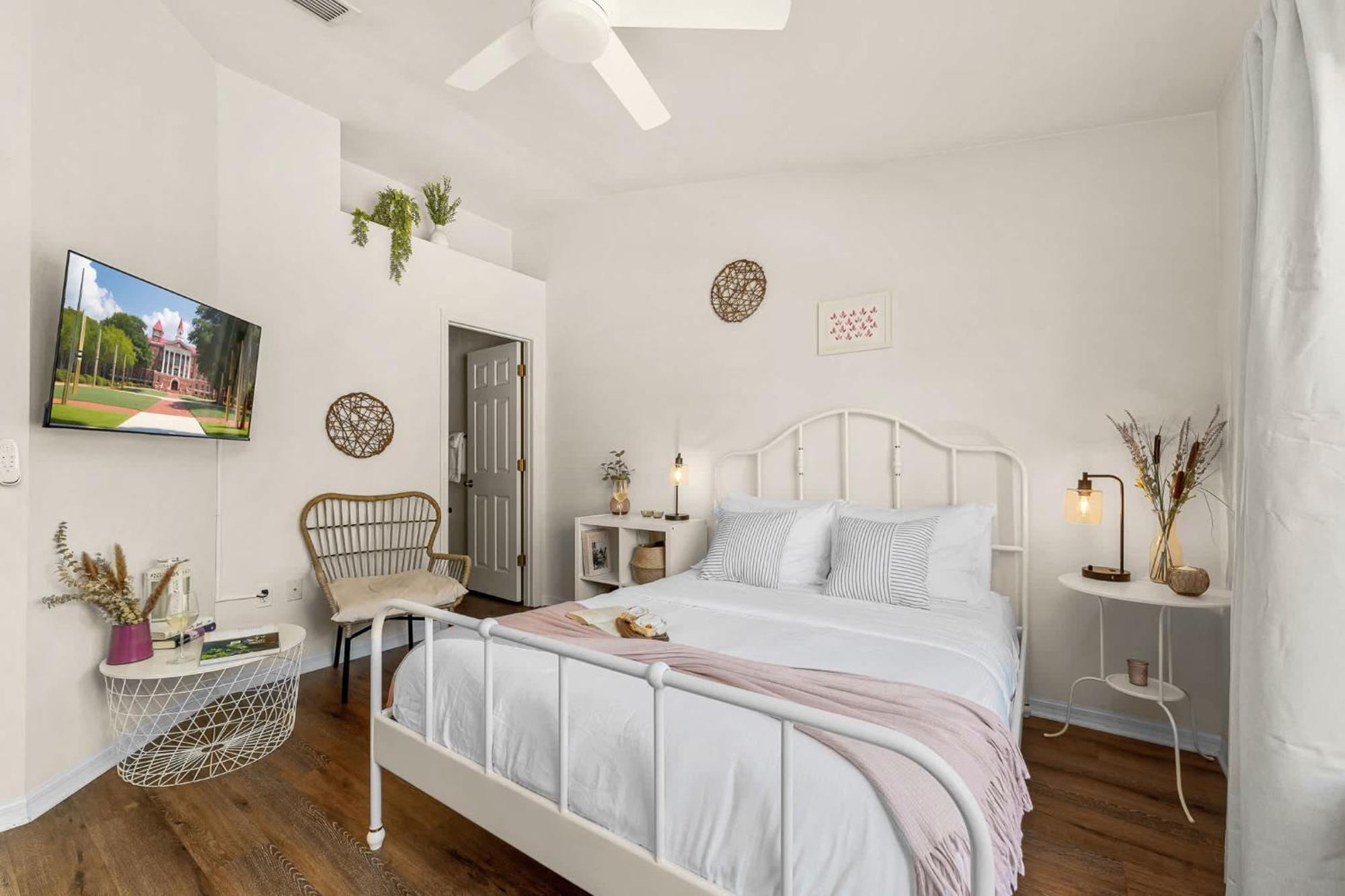 Stylish & Renovated Modern Boutique Hébergement de vacances Gainesville